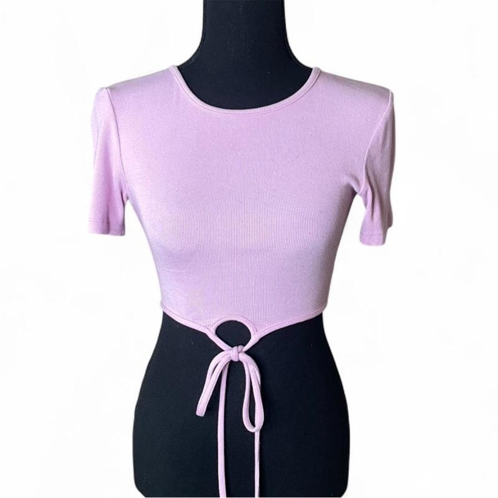 White Fox Boutique Pink Cropped Baby Tee Women’s Small
